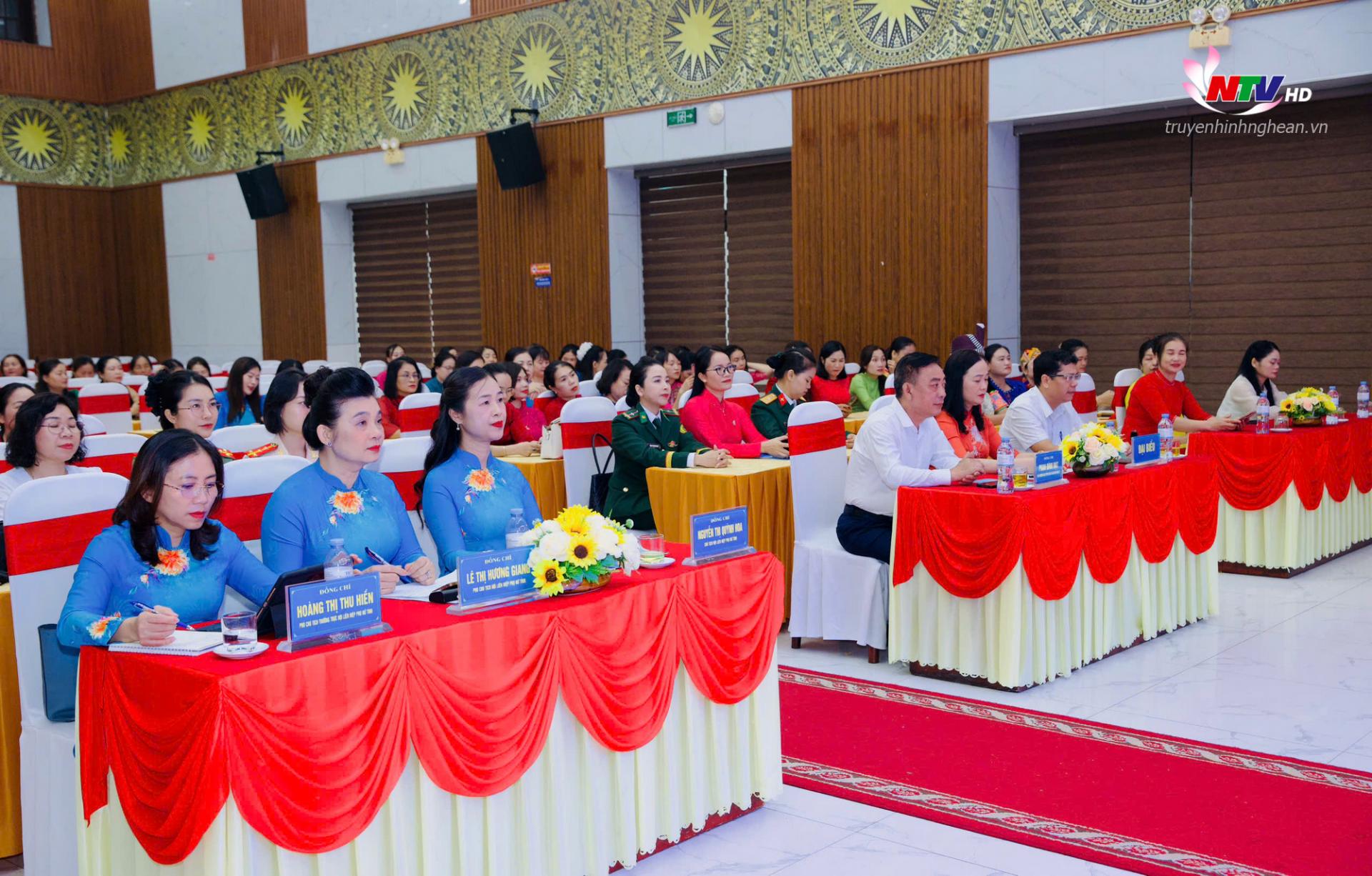 Các đại biểu dự hội nghị.