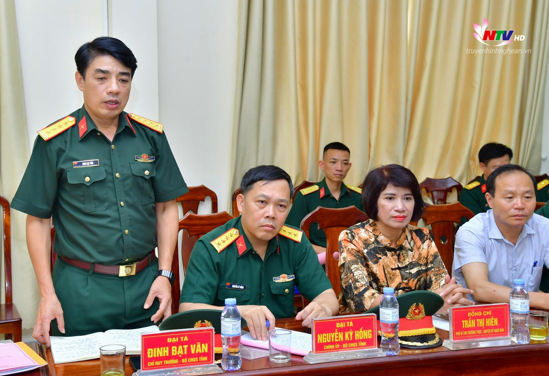 Đại tá Đinh Bạt Văn, Chỉ huy trưởng Bộ Chỉ huy Quân sự tỉnh Nghệ An báo cáo công tác chuẩn bị sắp xếp, tổ chức cơ quan Quân sự địa phương.