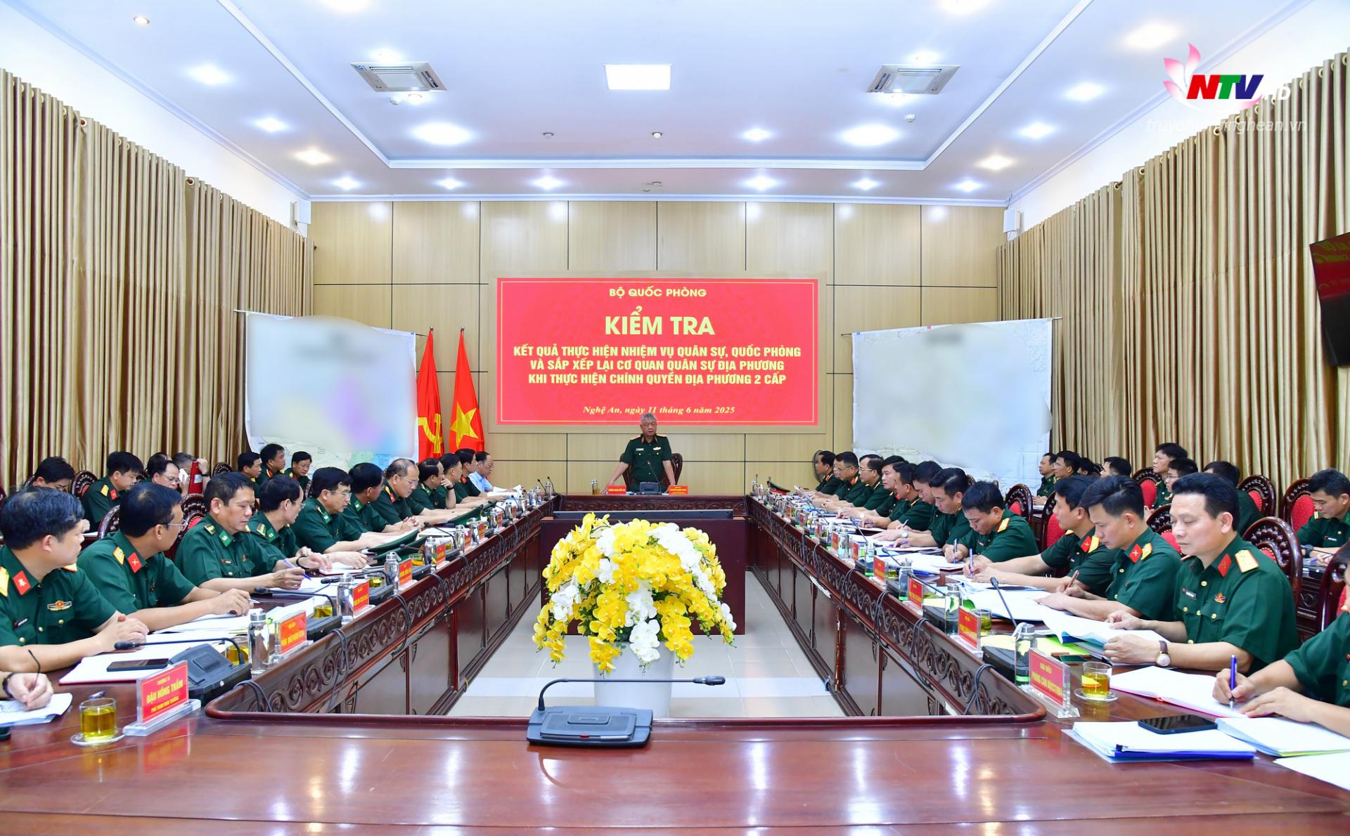 Toàn cảnh buổi làm việc.