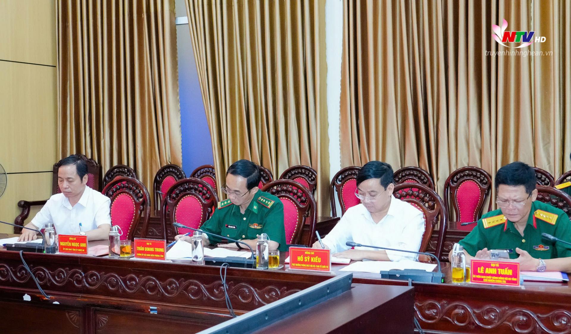 Đại diện các ban Đảng của Tỉnh ủy, Bộ Chỉ huy Bộ đội Biên phòng tỉnh tham dự hội nghị. 