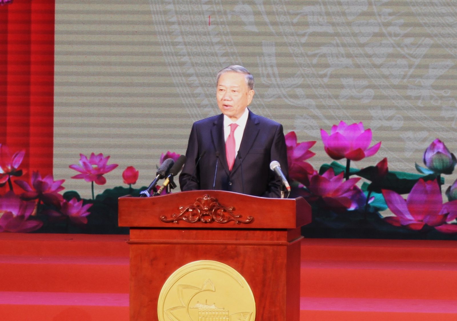 Tổng Bí thư Tô Lâm phát biểu với nhân dân Thành phố, đồng thời gửi gắm thông điệp tới nhân dân cả nước.