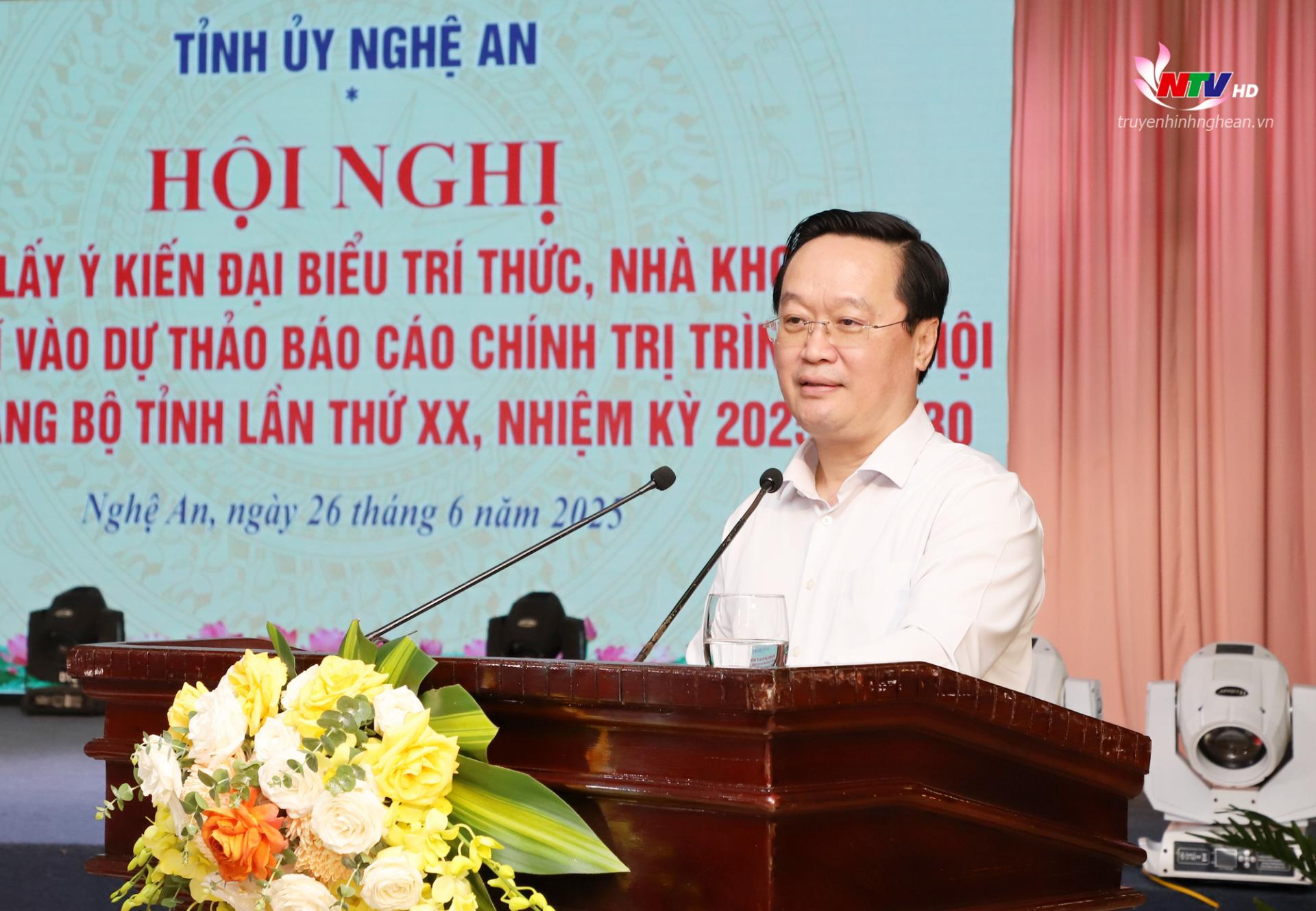 Đồng chí Nguyễn Đức Trung - Bí thư Tỉnh uỷ phát biểu tại hội nghị.
