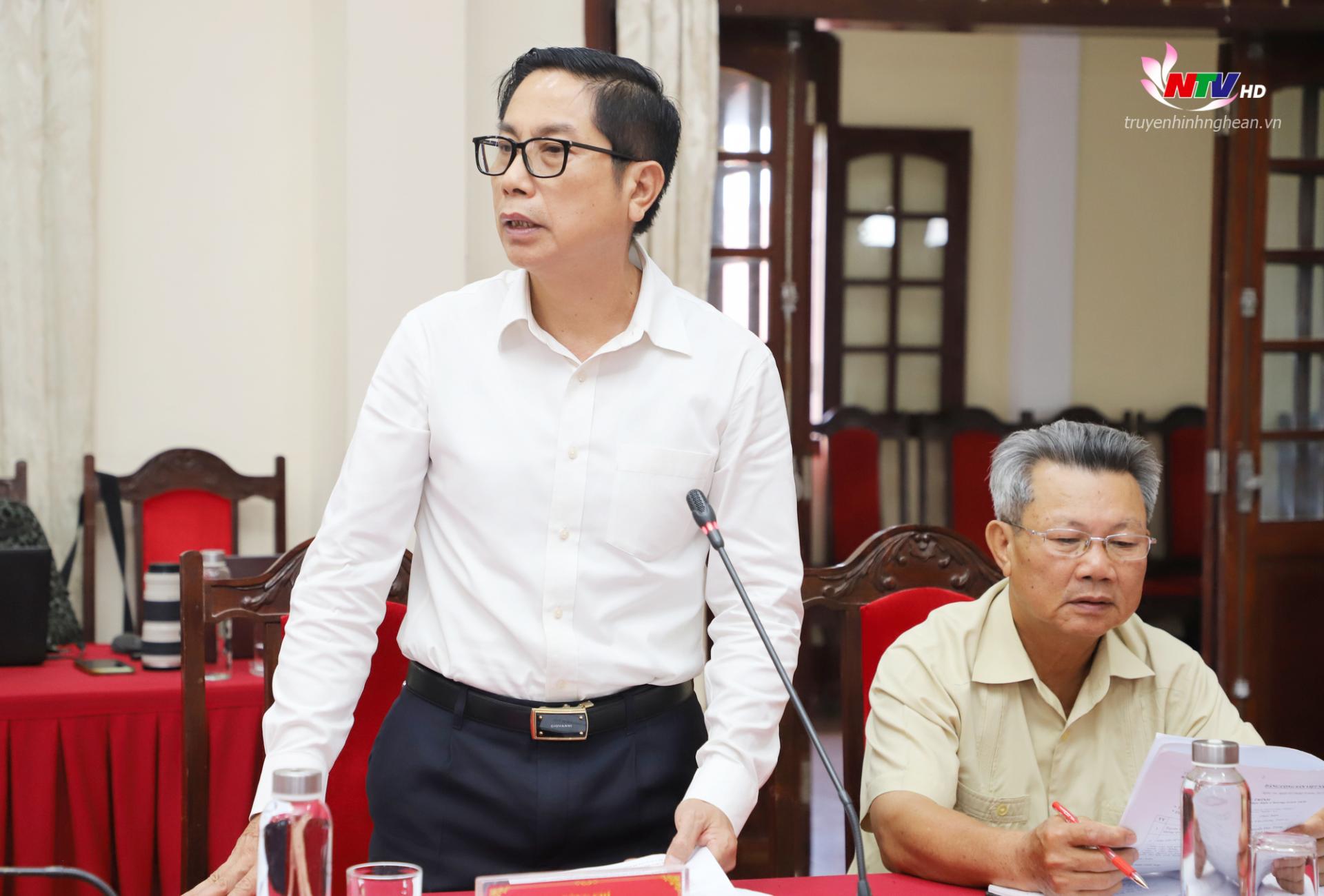 Đồng chí Nguyễn Hải Dương - Bí thư Huyện uỷ Thanh Chương phát biểu tại cuộc họp.