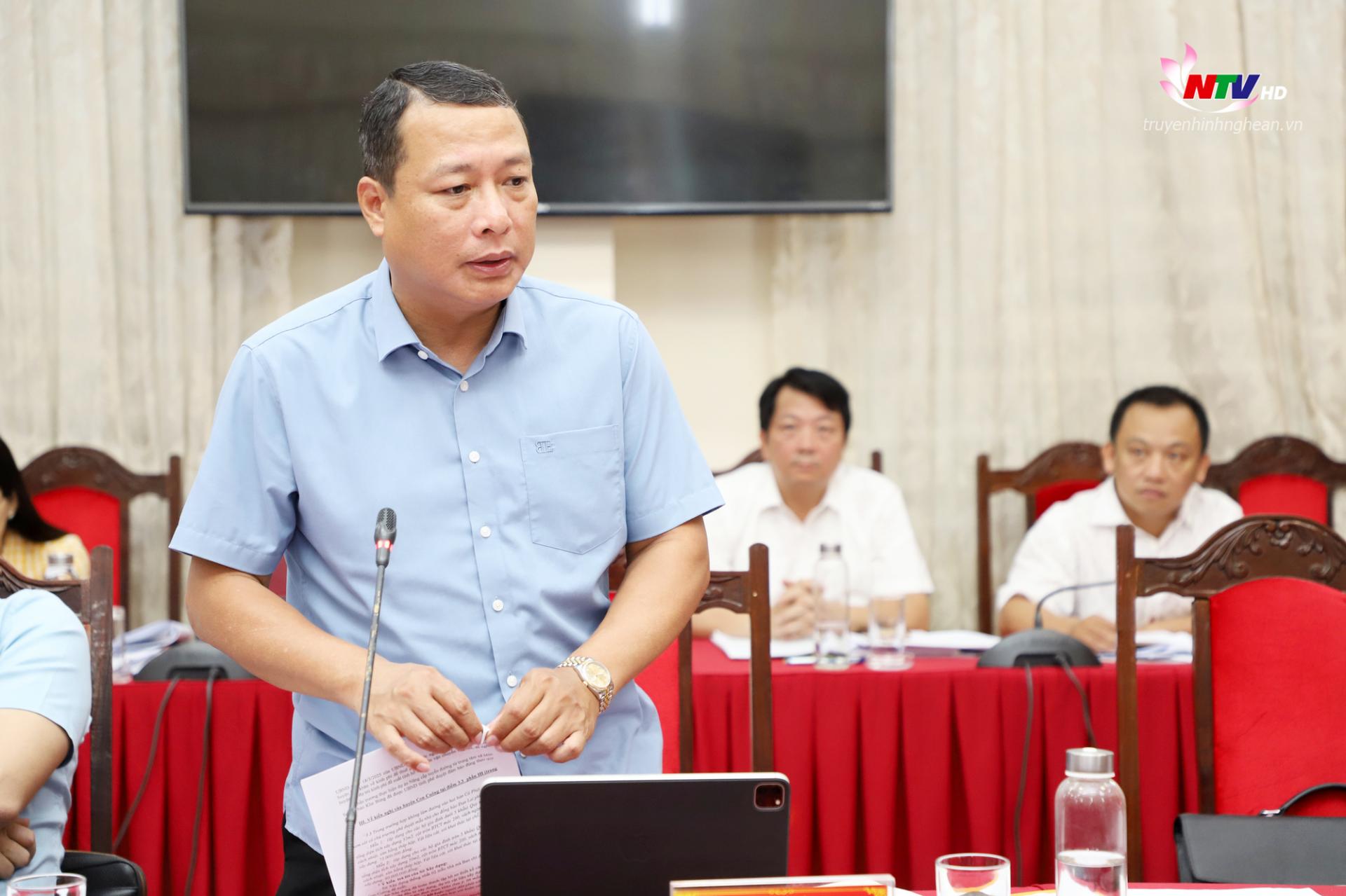 Giám đốc Sở Xây dựng Phạm Hồng Quang phát biểu tại cuộc họp.