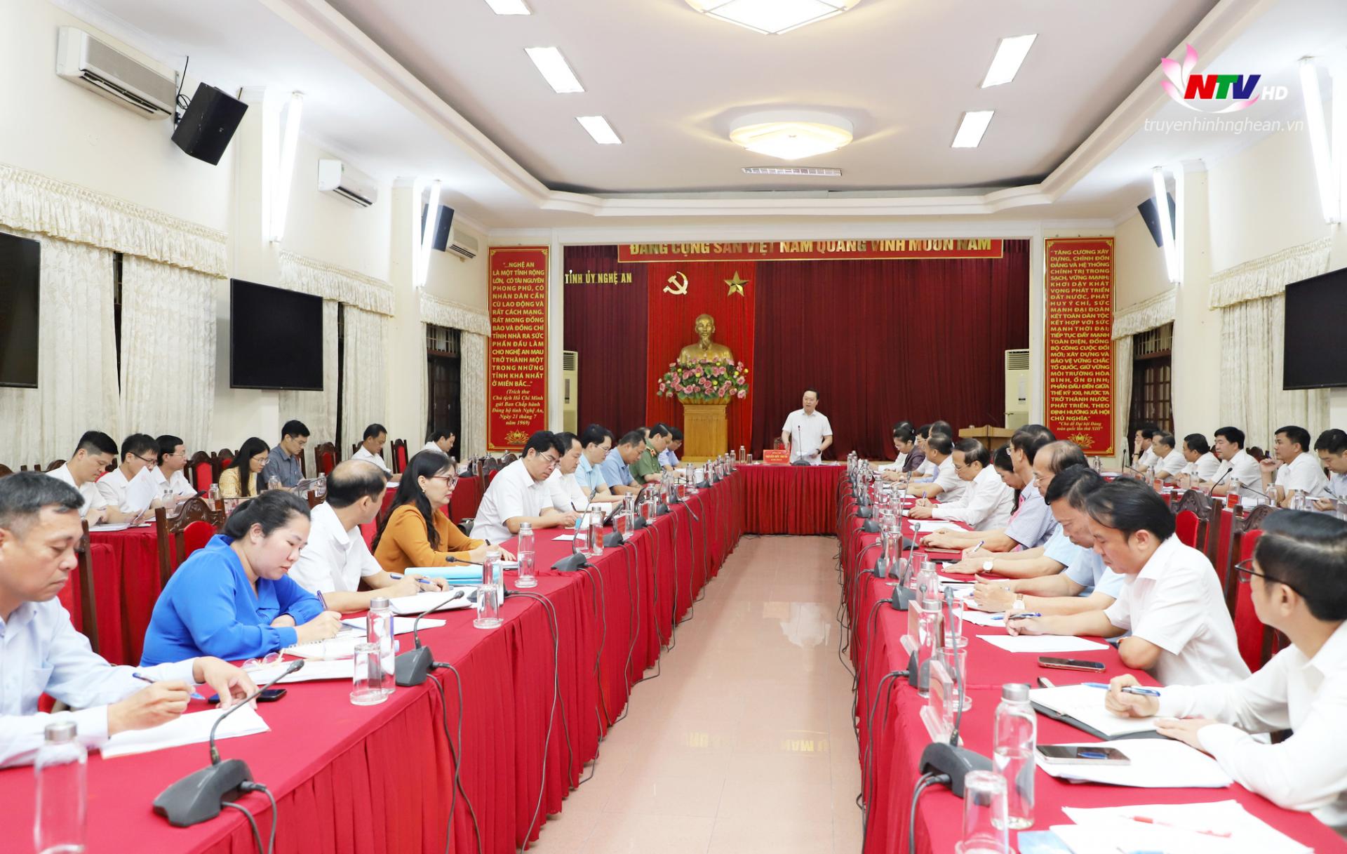 Toàn cảnh cuộc họp.