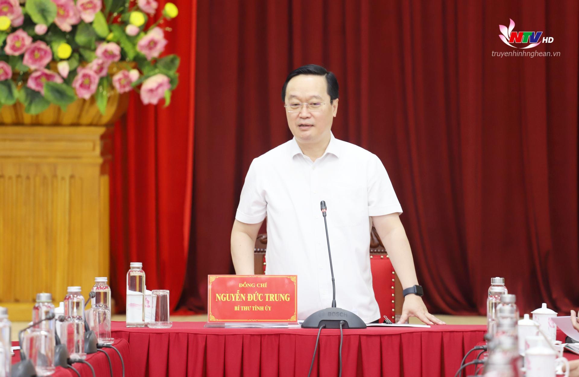 Đồng chí Nguyễn Đức Trung - Bí thư Tỉnh uỷ, Trưởng Ban Chỉ đạo vận động, hỗ trợ xây dựng, sửa chữa nhà cho người có công, người nghèo, người có khó khăn về nhà ở trên địa bàn tỉnh phát biểu kết luận.