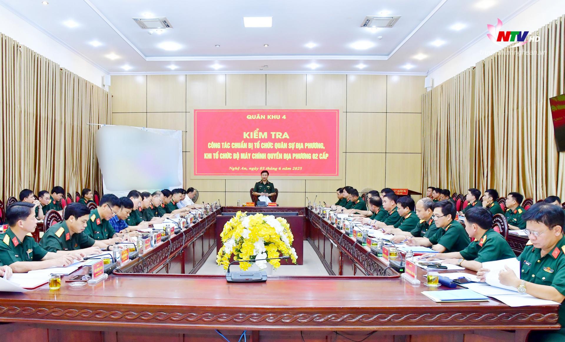 Toàn cảnh buổi làm việc.