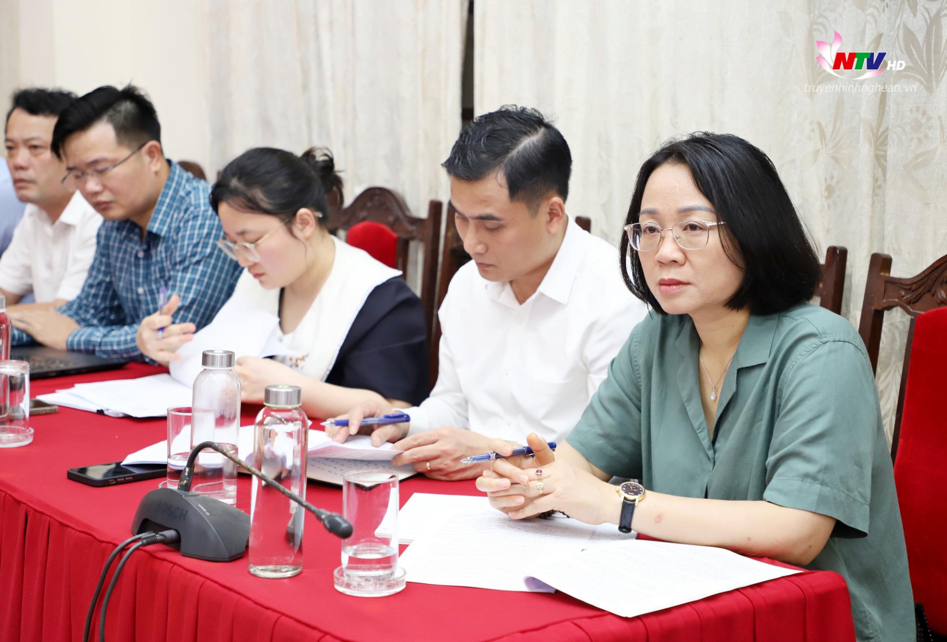 Lãnh đạo các Sở, ban ngành dự cuộc họp.