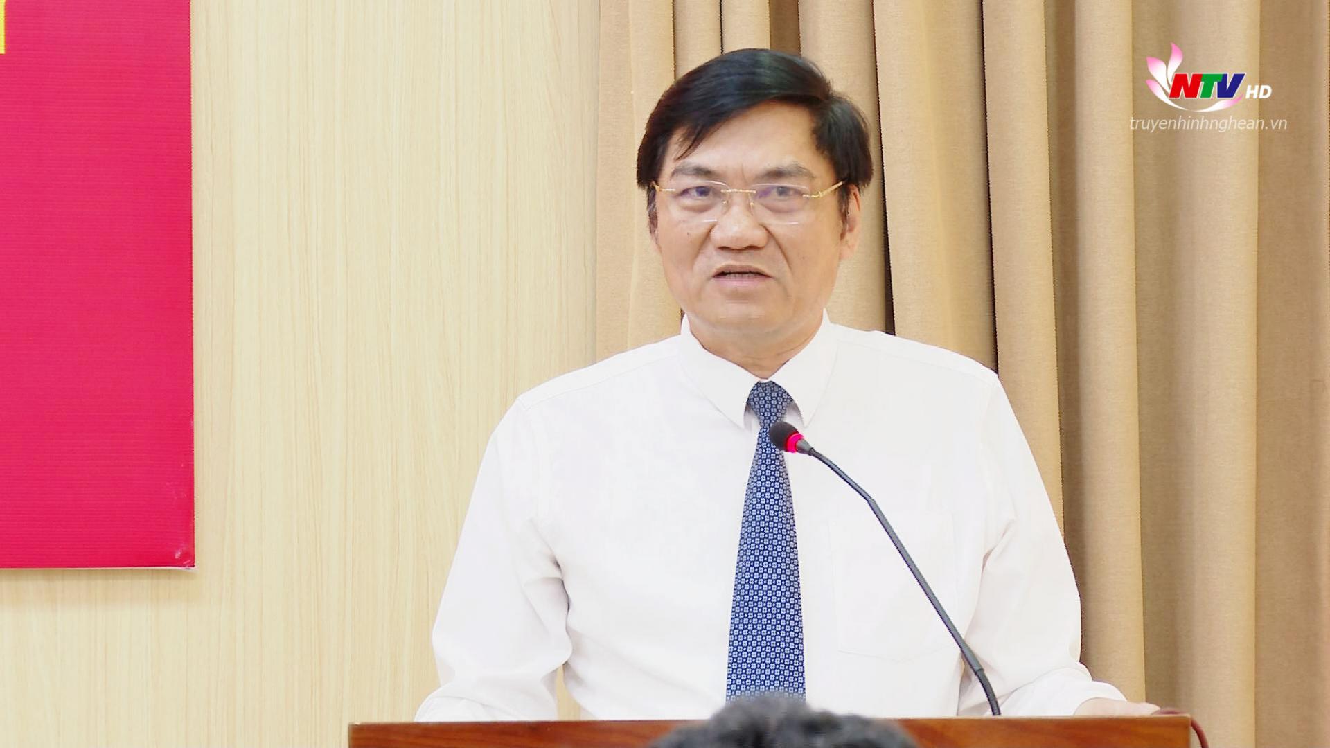 Đồng chí Hoàng Nghĩa Hiếu - Phó Bí thư Thường trực Tỉnh ủy, Chủ tịch HĐND tỉnh phát biểu giao nhiệm vụ.