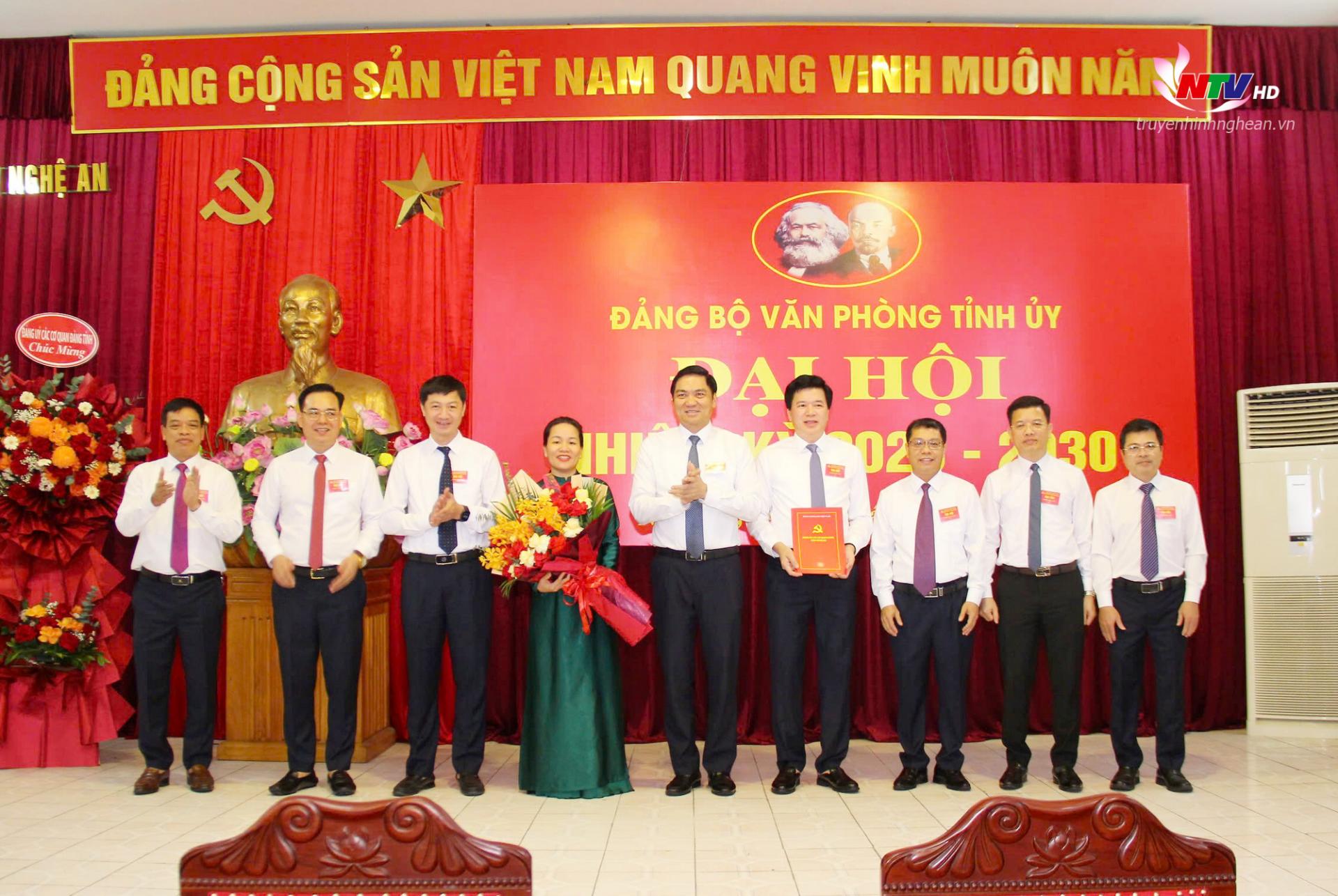 Ra mắt Ban Chấp hành Đảng ủy Ban Tuyên giáo và Dân vận Tỉnh ủy nhiệm kỳ 2025 - 2030.