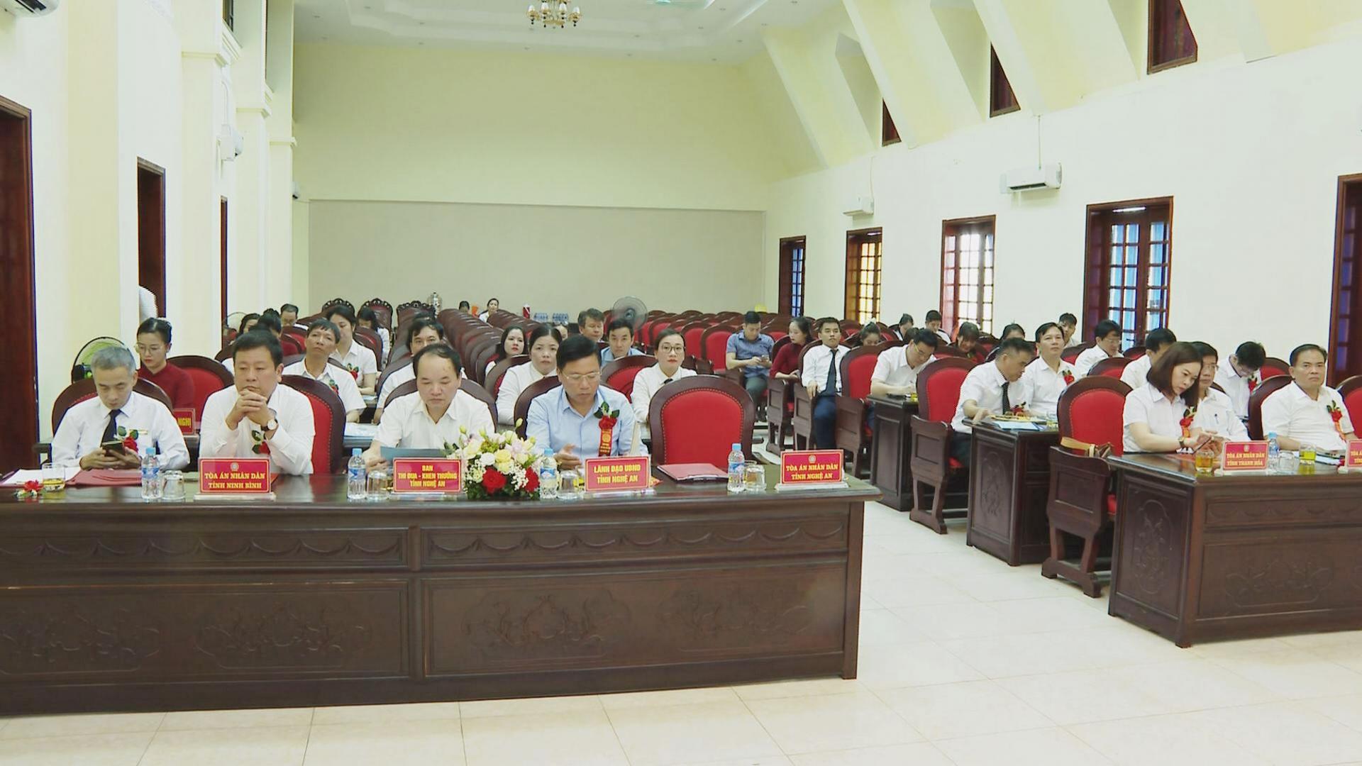 Các đại biểu dự hội nghị.