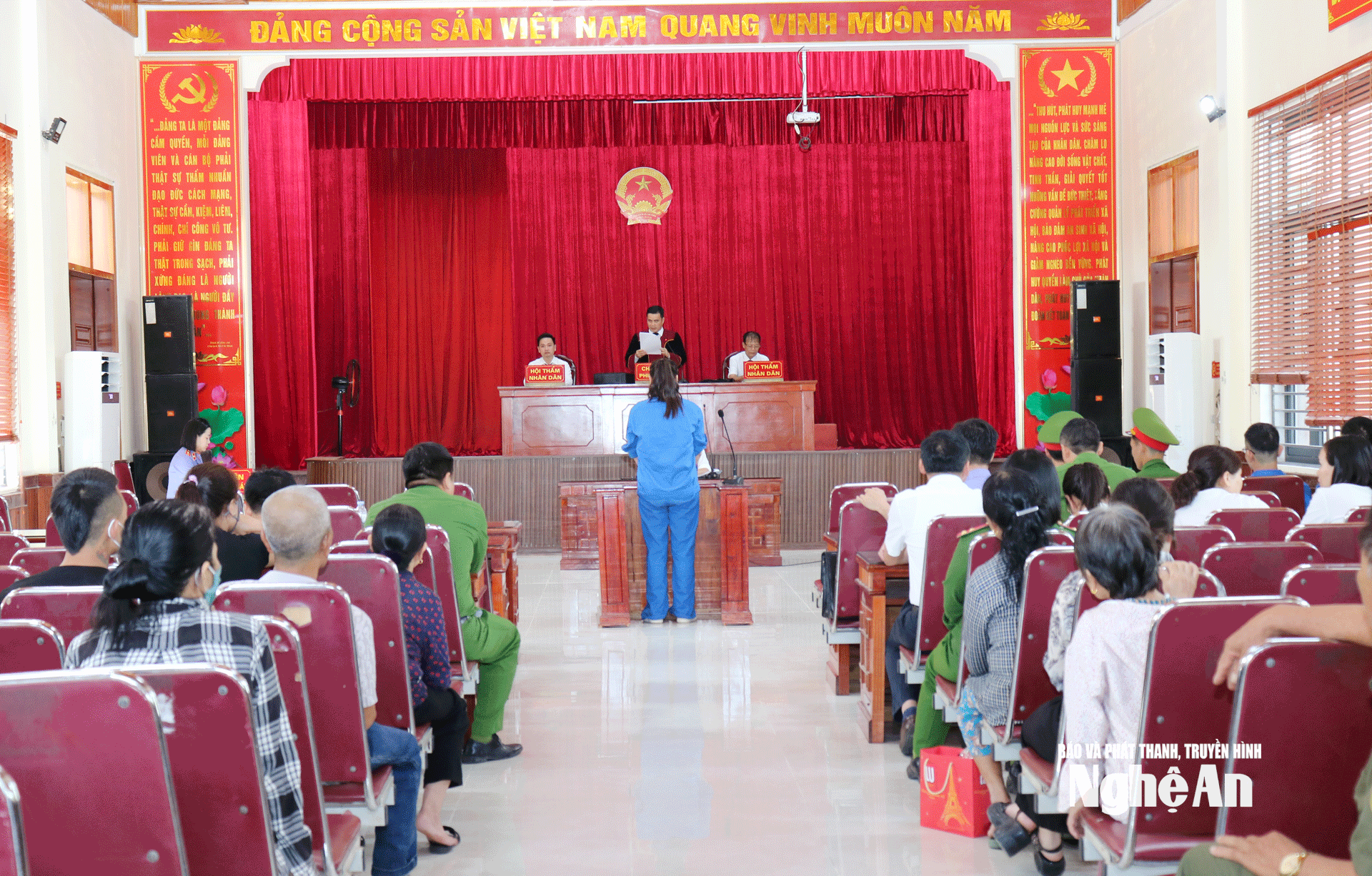 Toàn cảnh phiên tòa. Ảnh: Nguyễn Nam