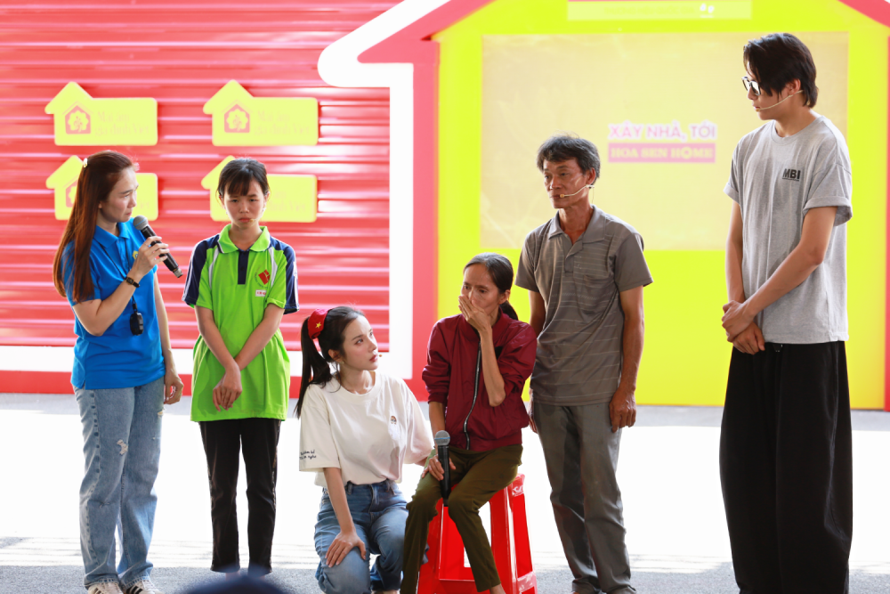 Khoảnh khắc xúc động trong chương trình Mái ấm gia đình Việt.
