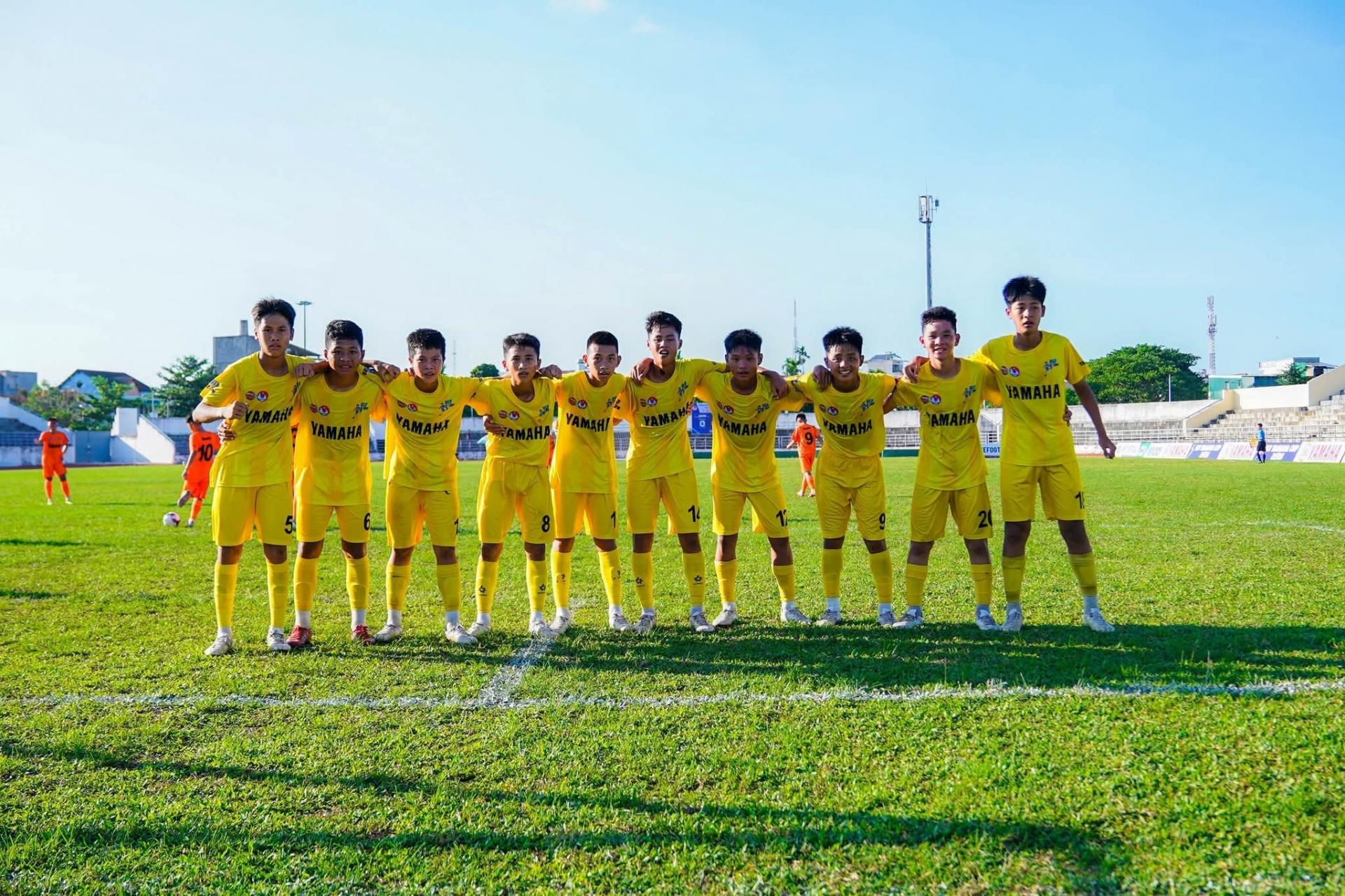 Niềm vui của các cầu thủ U13 SLNA sau khi giành chiến thắng trước U13 SHB Đà Nẵng. Ảnh: SLNA