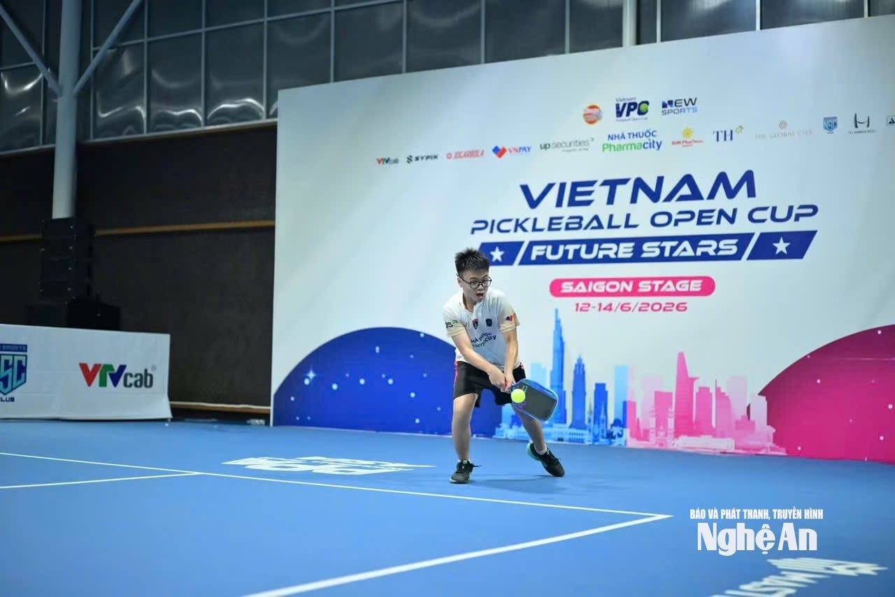 Những đường bóng rất kỹ thuật của Trần Đức Lâm. Ảnh: NVCC