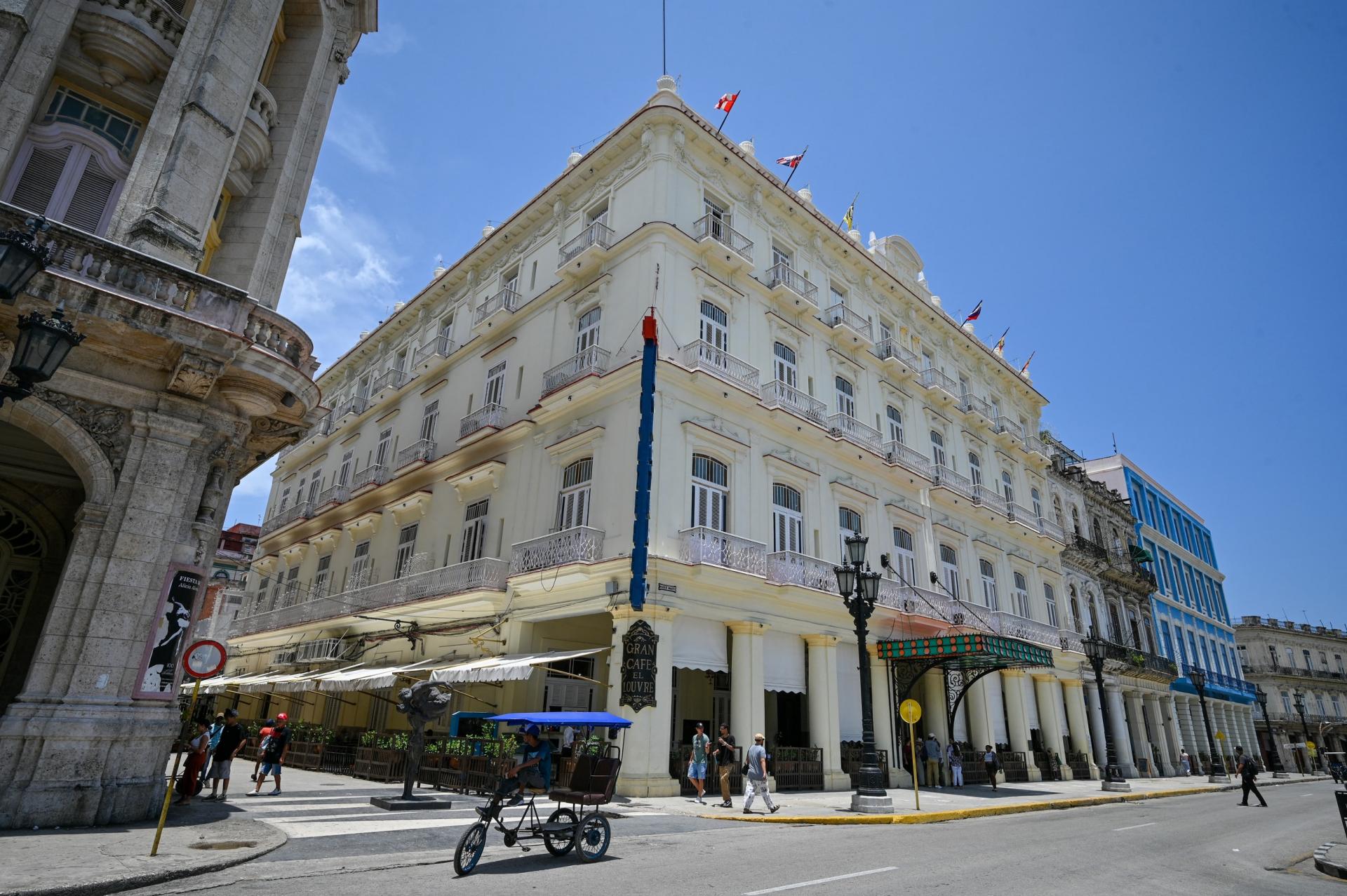Khách sạn Inglaterra (thuộc chuỗi khách sạn Blue Diamond của Canada) tại thủ đô La Habana, Cuba, ngày 1/6. Ảnh: AFP