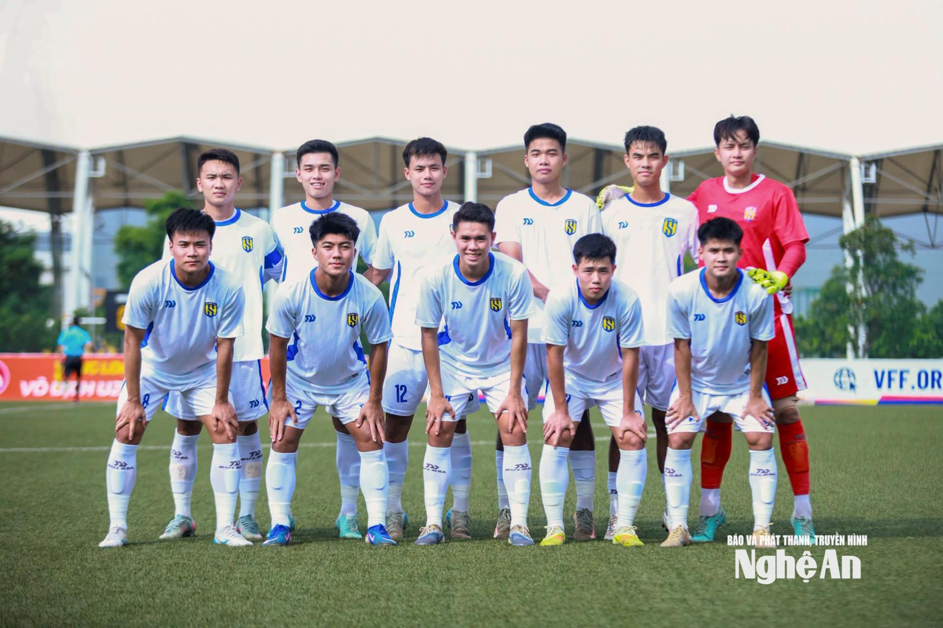 Đội hình xuất phát của U21 SLNA. Ảnh: SLNA