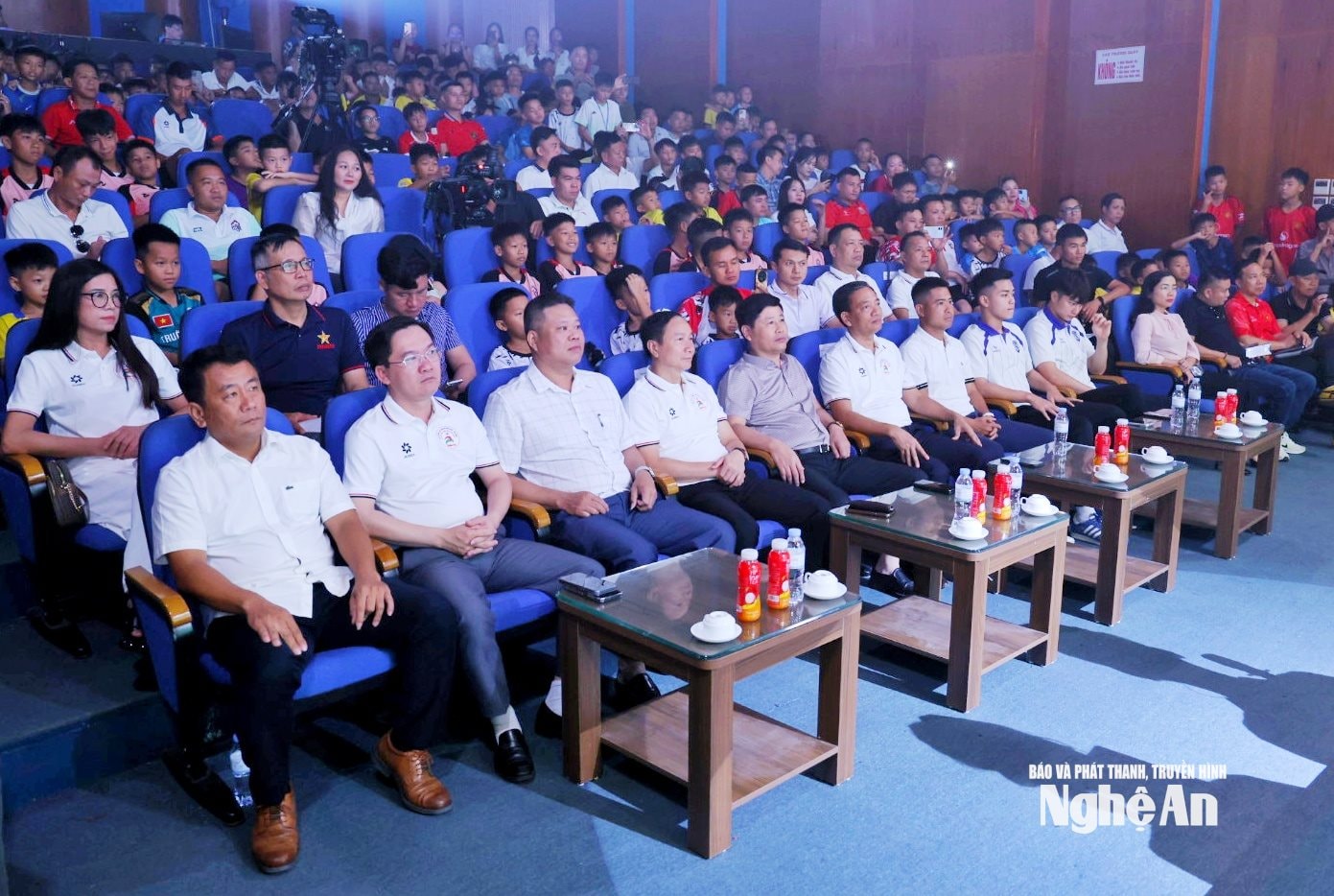 Các đại biểu dự buổi lễ. Ảnh: Đức Anh