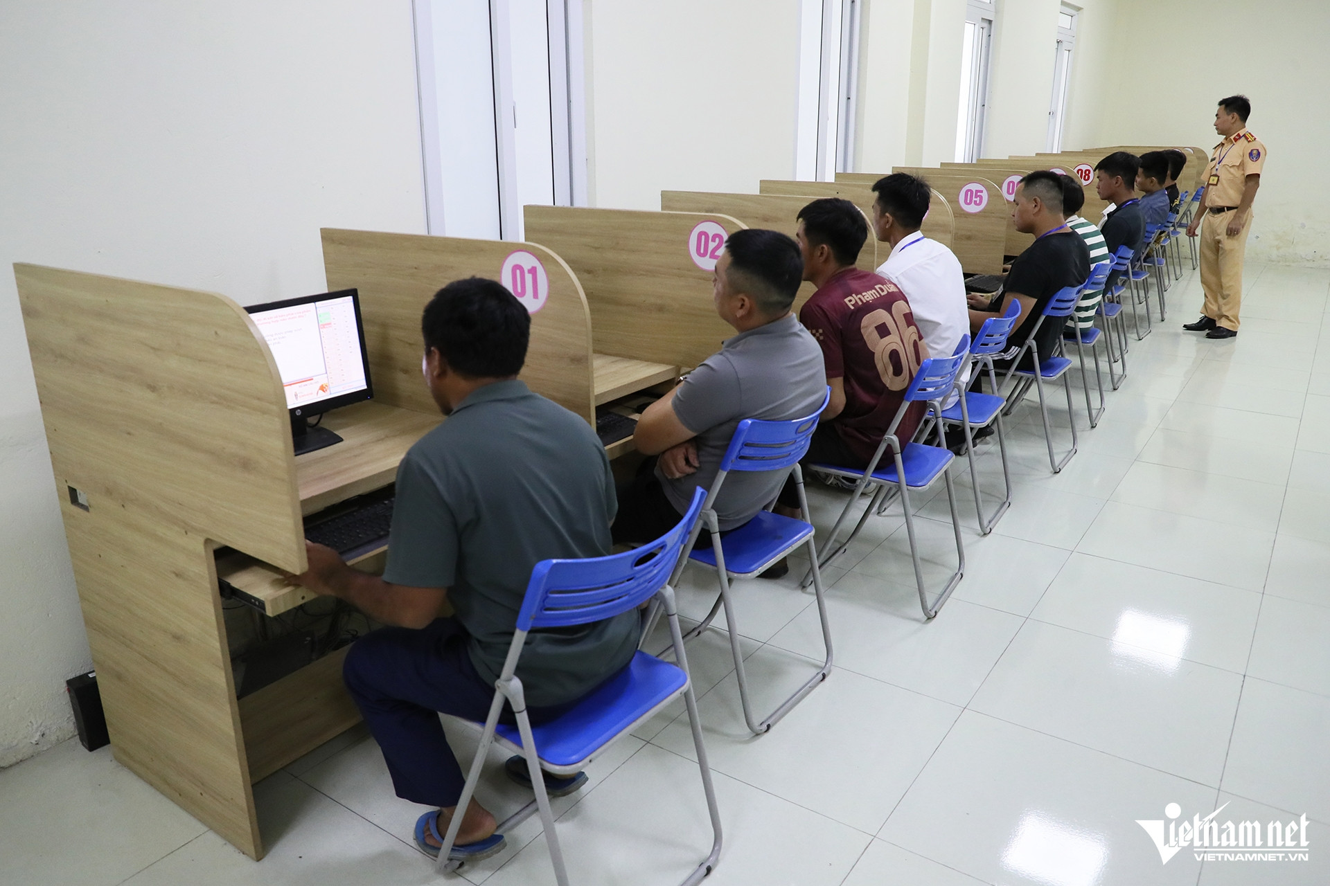 Từ 1/7, thí sinh thi sát hạch giấy phép lái xe sẽ không phải thi phần mô phỏng. Ảnh: Đình Hiếu
