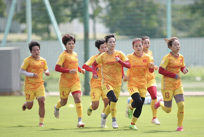 Các tuyển thủ nữ Việt Nam đang nỗ lực để bước vào sân chơi World Cup cùng các đối thủ lớn. 