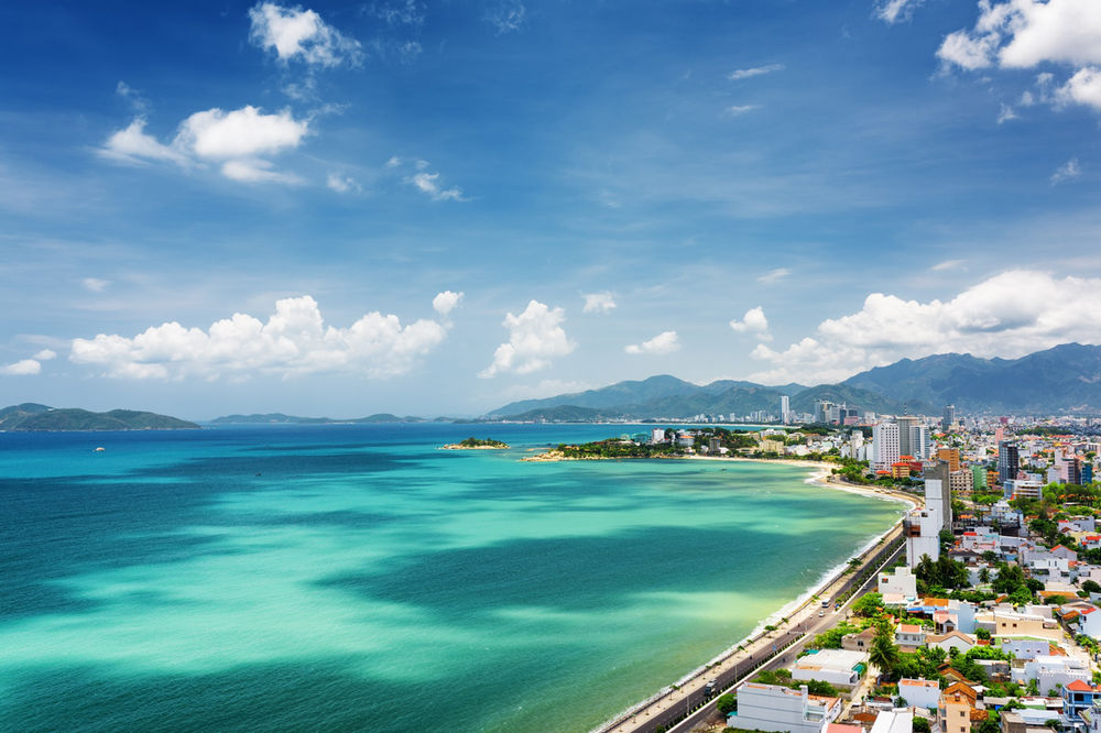 Bờ biển trong xanh trải dài hút mắt tại Nha Trang
Nguồn: Vnexpress
