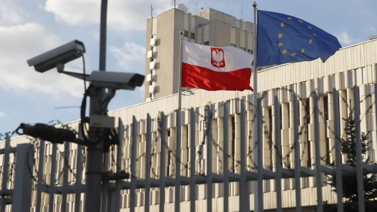 Ba Lan tuyên bố đáp trả nếu Nga đóng cửa các cơ quan ngoại giao