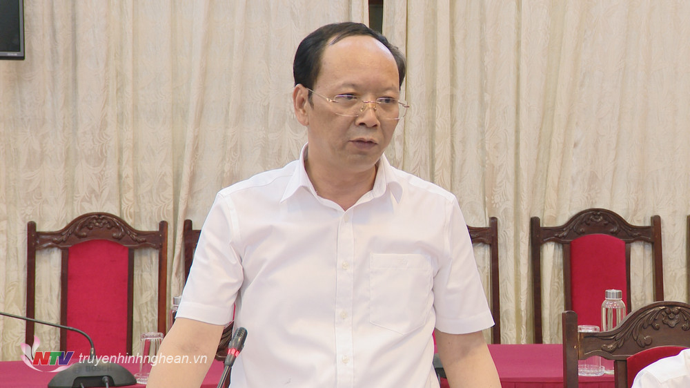 Đồng chí Bùi Thanh An - Uỷ viên BTV Tỉnh uỷ, Phó Chủ tịch UBND tỉnh phát biểu tại phiên họp.