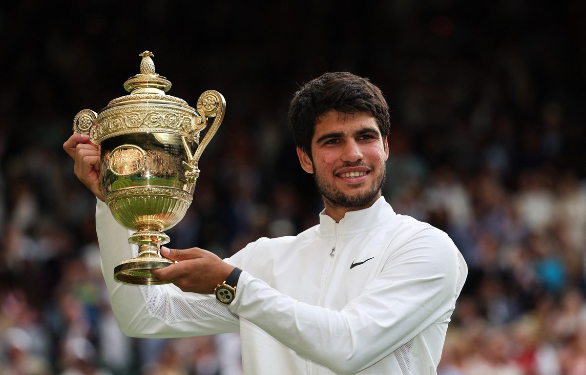 Alcaraz lần đầu vô địch Wimbledon. (Nguồn: AFP)