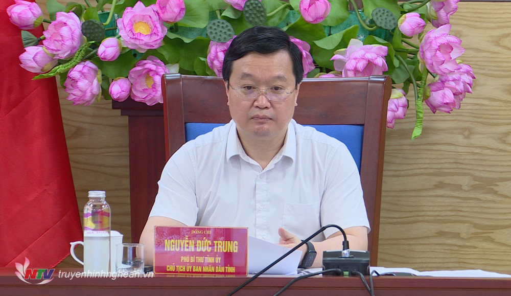 Đồng chí Nguyễn Đức Trung - Phó Bí thư Tỉnh uỷ, Chủ tịch UBND tỉnh chủ trì hội nghị tại điểm cầu Nghệ An.