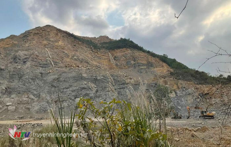 Một góc mỏ khai thác của Công ty CP Quỳnh Giang