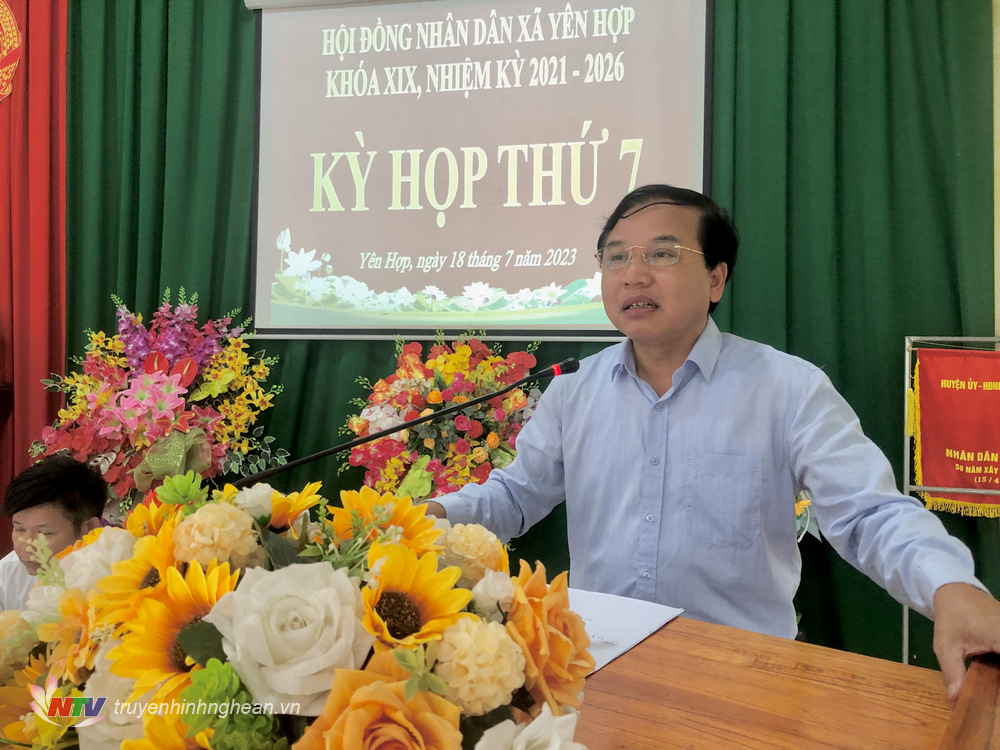 Phó Chủ tịch HĐND tỉnh Nguyễn Như Khôi phát biểu tại kỳ họp HĐND xã Yên Hợp.