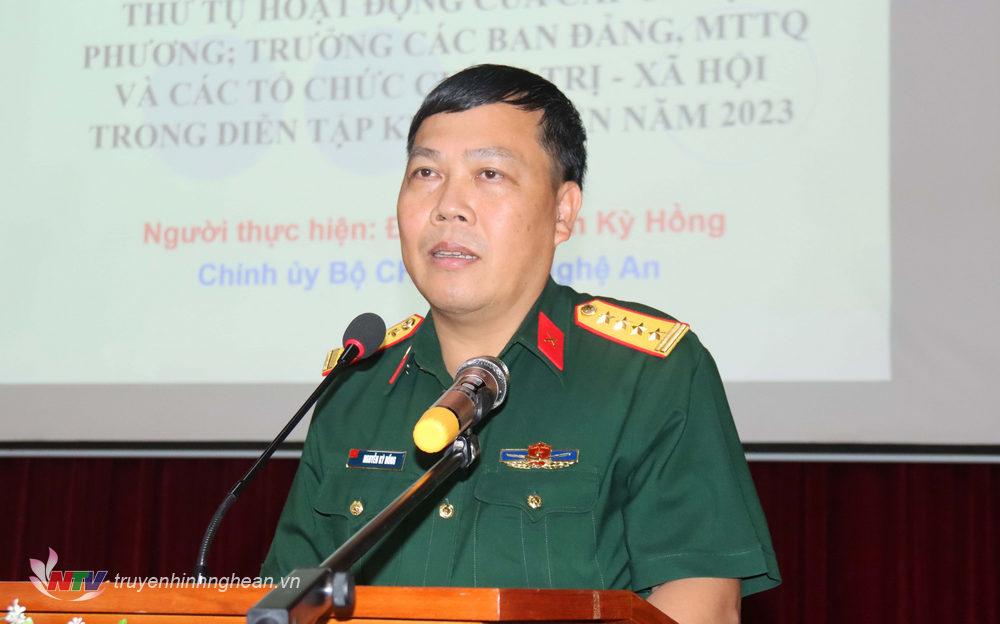 Đại tá Nguyễn Kỳ Hồng, Chính ủy Bộ chỉ huy Quân sự tỉnh thống nhất thứ tự hành động của cấp ủy địa phương và hướng dẫn cách xử lý một số tình huống trong các giai đoạn diễn tập