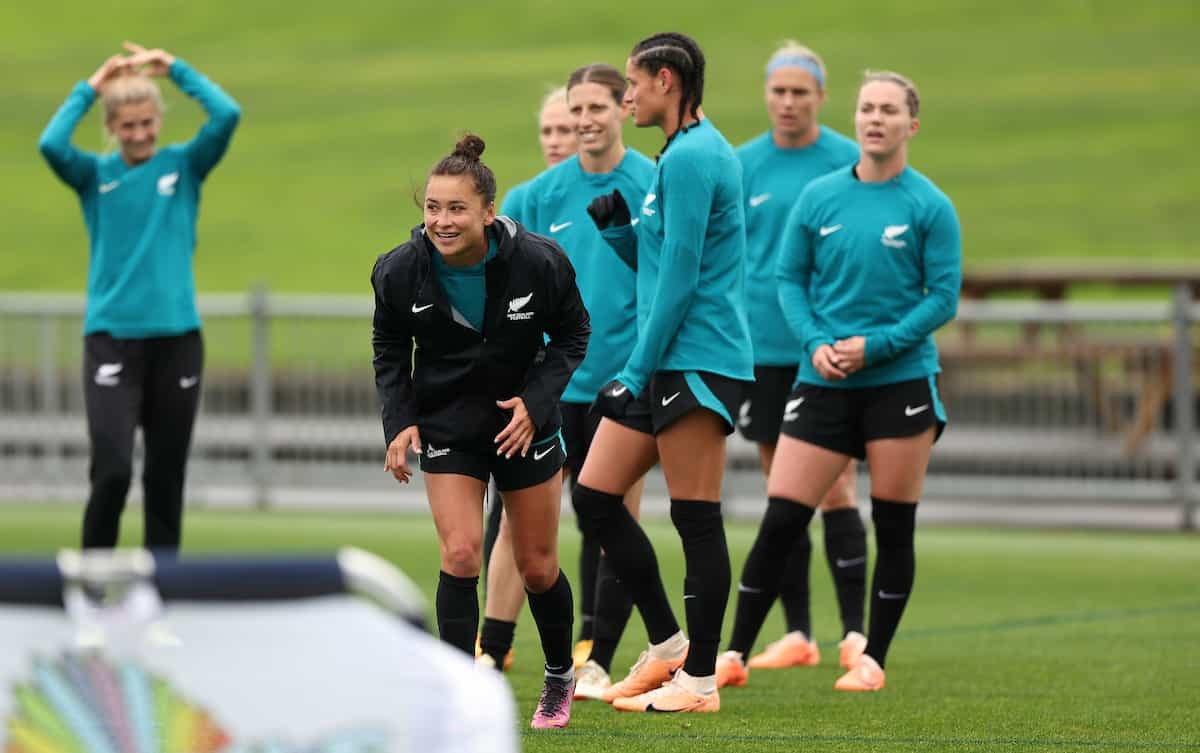 Các cầu thủ New Zealand tập luyện trước trận gặp ĐT nữ Việt Nam. (Ảnh: Photosport). 