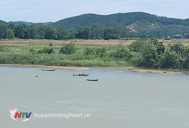 Xử phạt 525 triệu đồng 3 người khai thác trái phép cát sỏi trên sông Lam