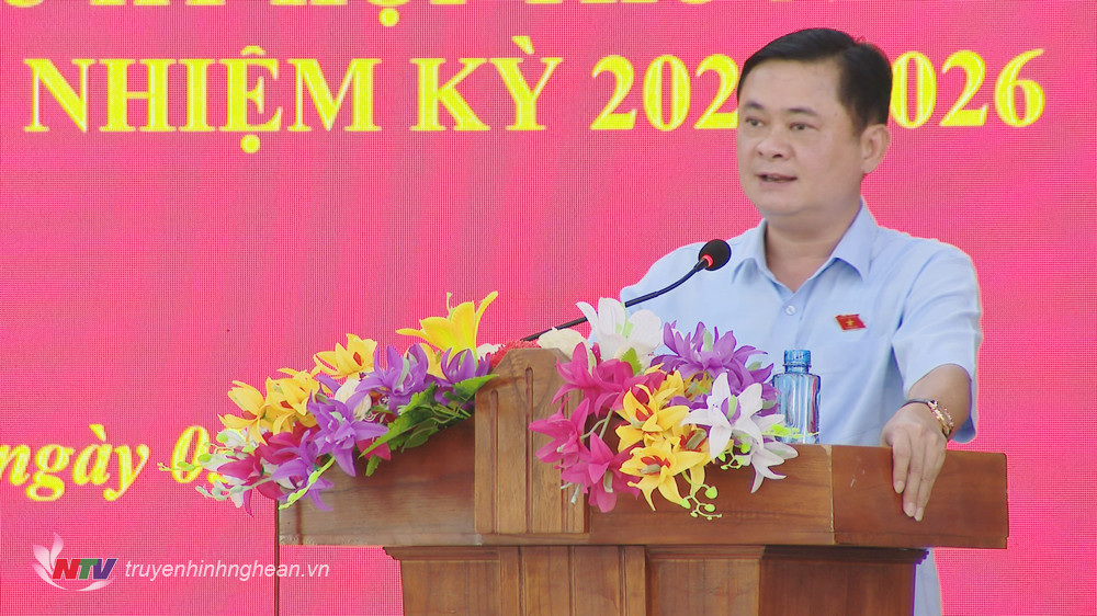 Đồng chí Thái Thanh Quý - Uỷ viên Trung ương Đảng, Bí thư Tỉnh uỷ, Trường đoàn ĐBQH  tỉnh, Chủ tịch HĐND tỉnh phát biểu tại buổi tiếp xúc.