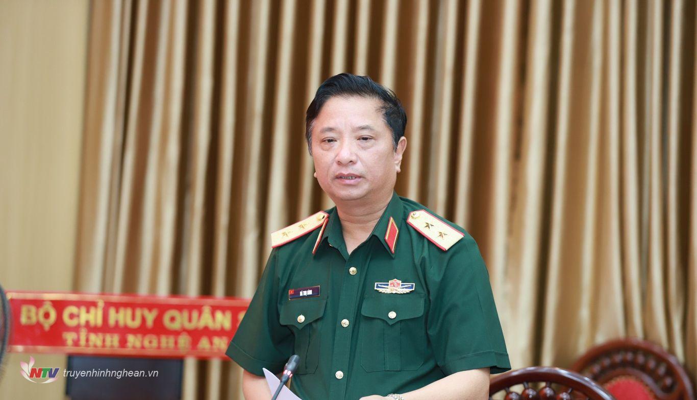 Tư lệnh Quân khu 4 – Trung tướng Hà Thọ Bình phát biểu tại hội nghị.