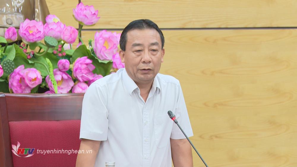 Phó Chủ tịch UBND tỉnh Nguyễn Văn Đệ nêu đề xuất tại hội nghị.