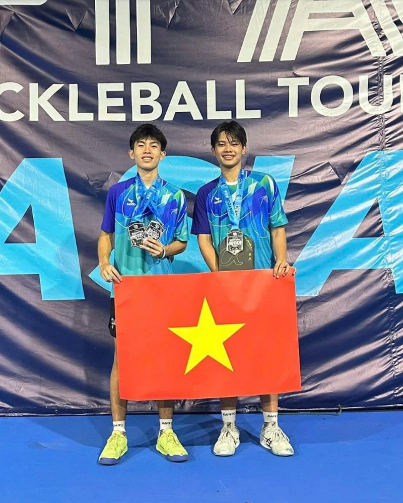Cặp VĐV U18 đem về HCV đầu tiên cho Việt Nam ở PPA Tour Asia. Ảnh: Kamito Pickleball/FB.