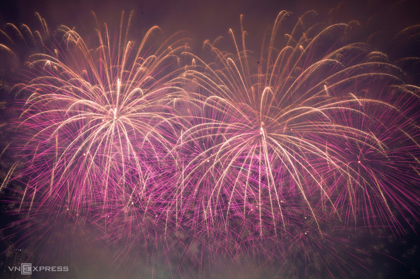 Đội Trung Quốc ví Đà Nẵng như một viên ngọc đang phát sáng giữa châu Á, một biểu tượng của hòa bình, hội nhập và khát vọng vươn tới chân trời mới.