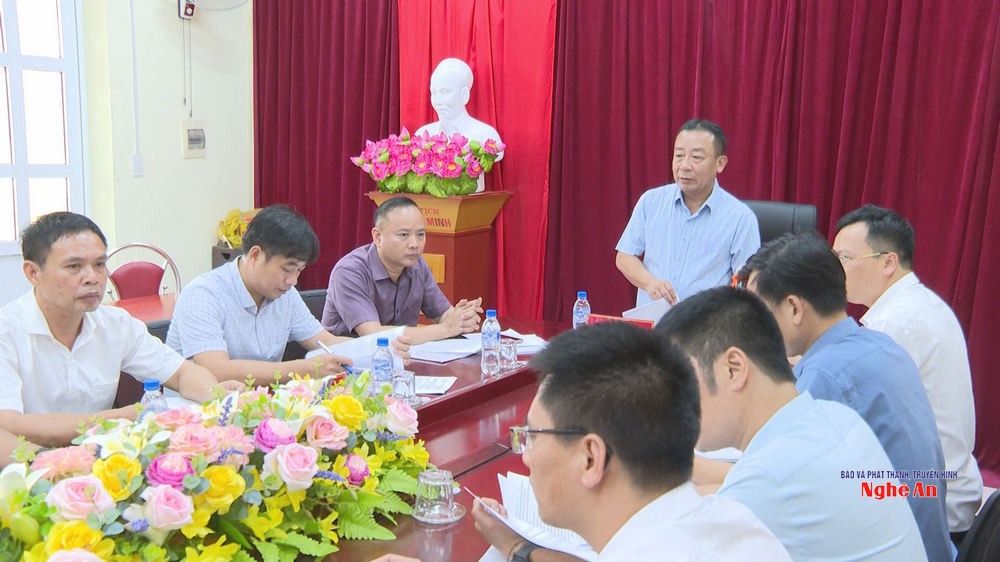 Toàn cảnh cuộc làm việc.