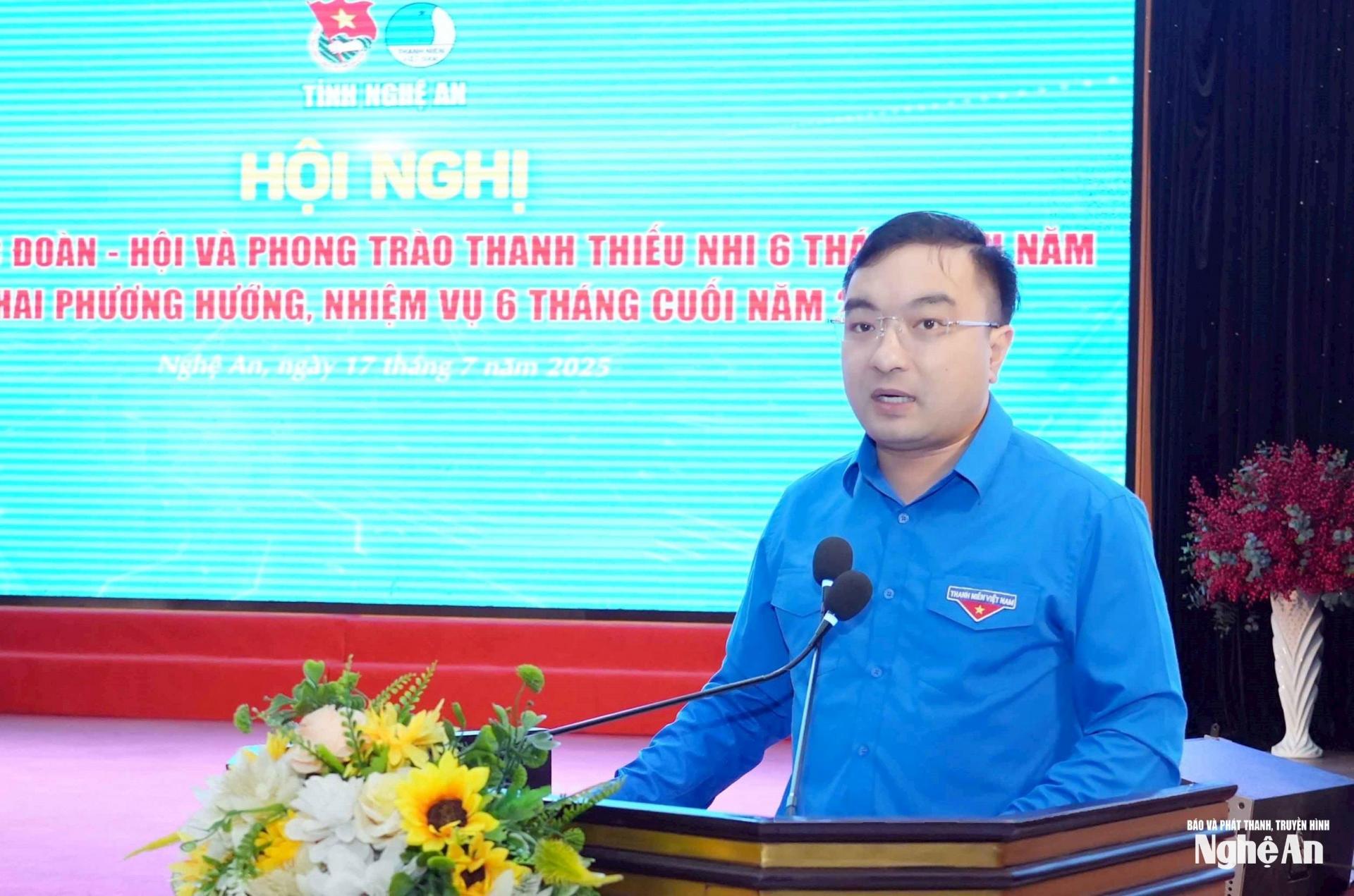 Đồng chí Hồ Phúc Hải - Phó Bí thư Tỉnh đoàn, Trưởng ban Công tác Đoàn và thanh thiếu nhi Cơ quan Ủy ban MTTQ Việt Nam tỉnh Nghệ An phát biểu tại chương trình. Ảnh: Thanh Quỳnh