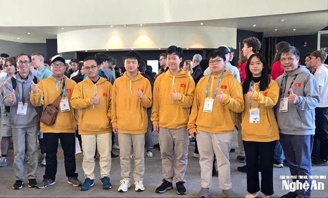 Đoàn học sinh Việt Nam tham dự Kỳ thi Olympic Toán quốc tế tại Australia. Ảnh: NTCC