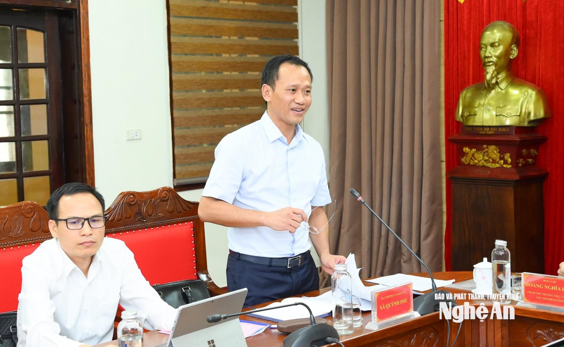 Đồng chí Trần Việt Dũng - Bí thư Đảng ủy xã Quỳnh Phú phát biểu tại cuộc làm việc. Ảnh: Thành Cường