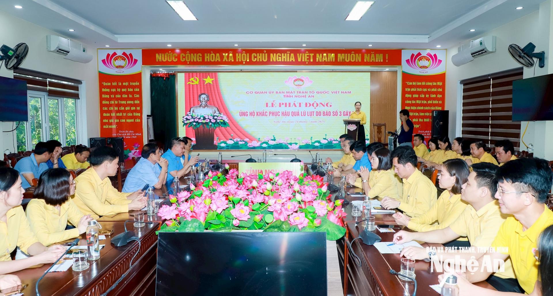 Quang cảnh Lễ phát động ủng hộ khắc phục hậu quả lũ lụt do bão số 3 của cơ quan Ủy ban MTTQ Việt Nam tỉnh Nghệ An. Ảnh: Thành Duy