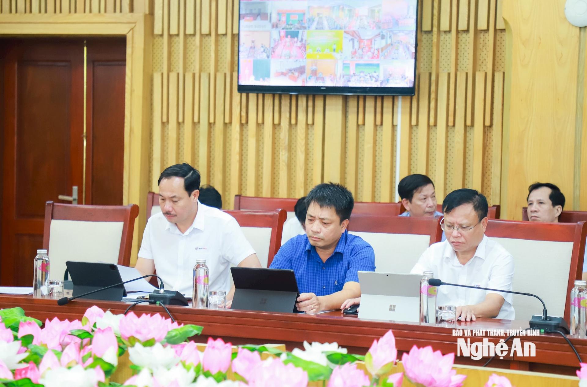 Các đại biểu dự tại điểm cầu UBND tỉnh Nghệ An. Ảnh: Thành Duy