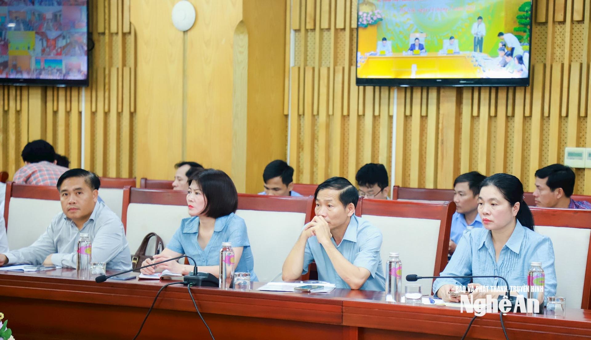 Các đại biểu dự tại điểm cầu UBND tỉnh Nghệ An. Ảnh: Thành Duy