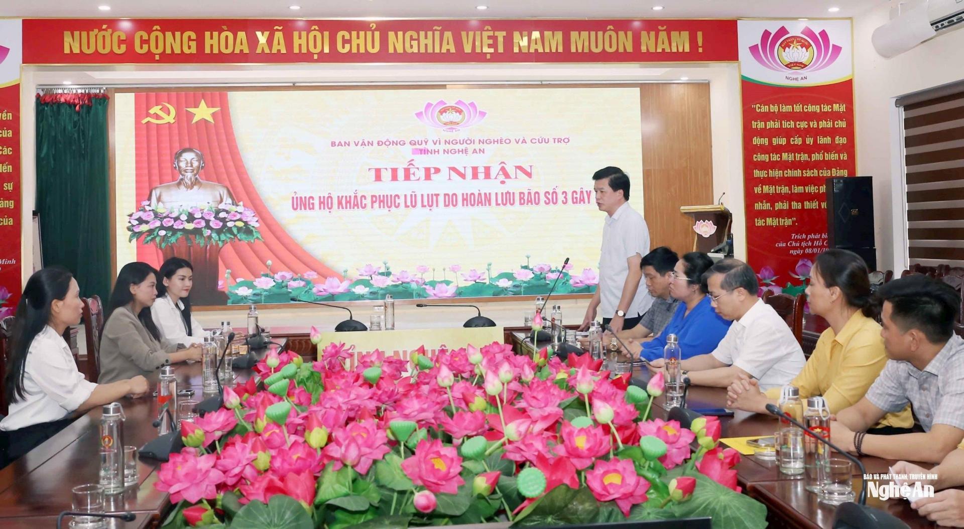 Đại diện Ủy ban MTTQ Việt Nam tỉnh Nghệ An tại buổi tiếp nhận. Ảnh: Thanh Quỳnh