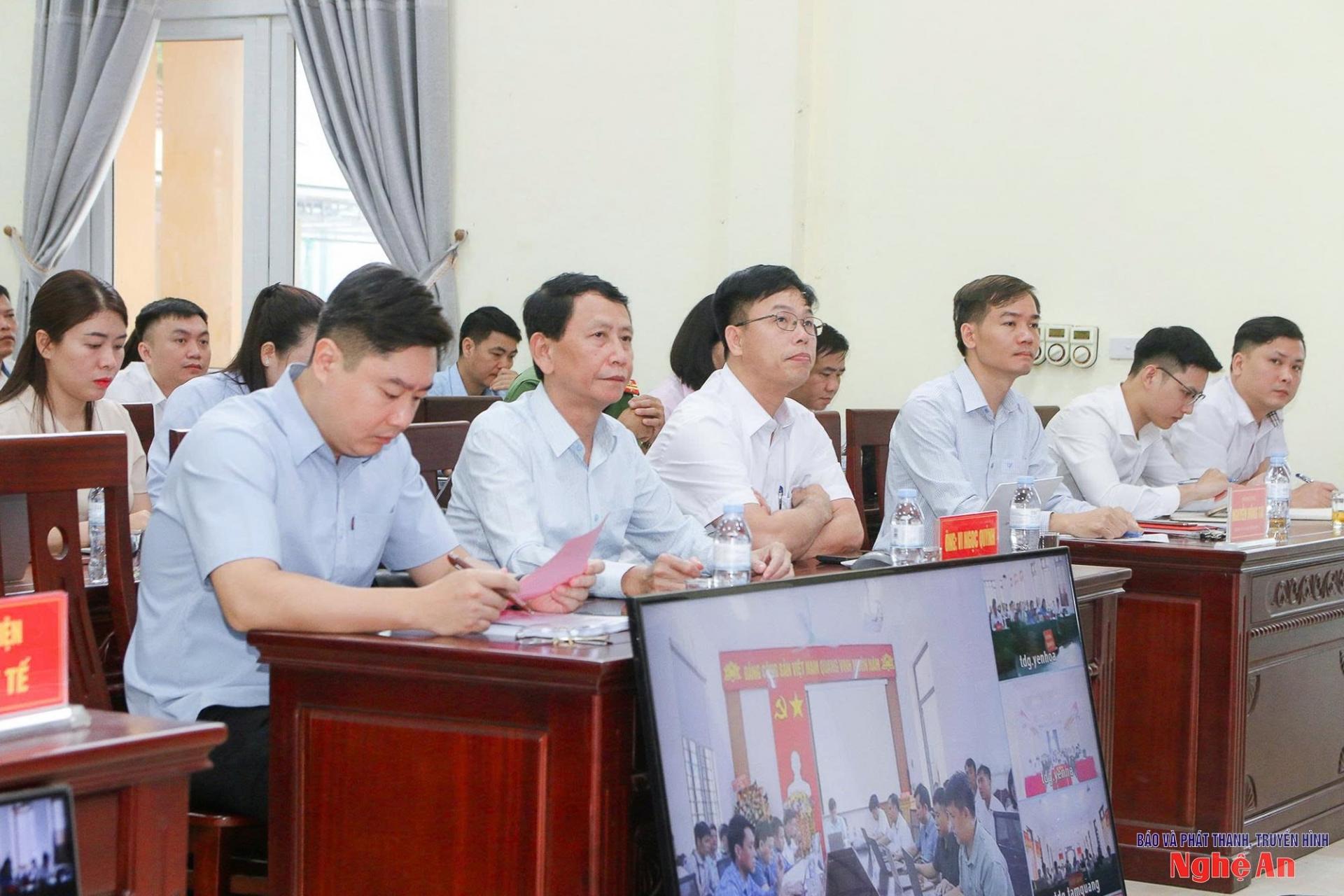 Các đại biểu tham dự hội nghị.