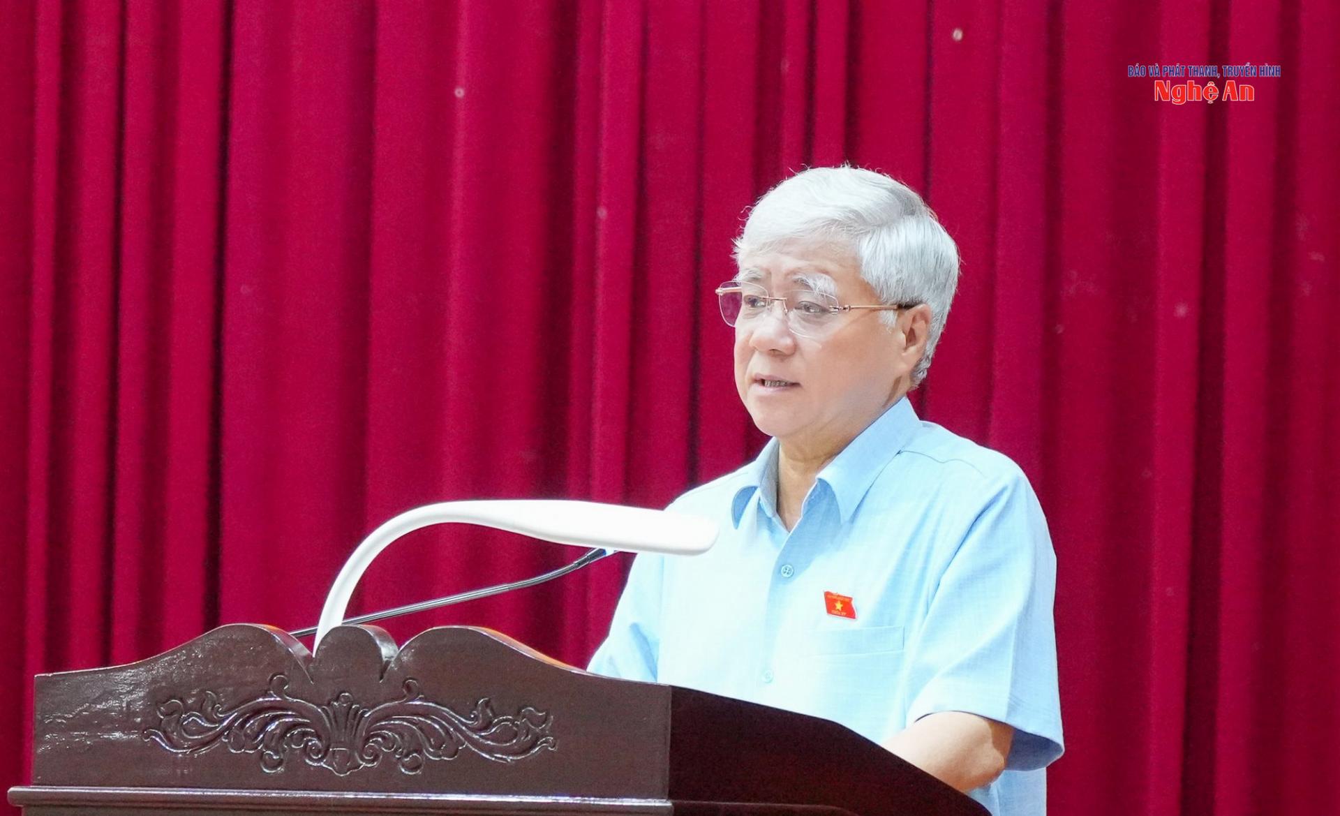 Đại biểu Đỗ Văn Chiến - Ủy viên Bộ Chính trị, Bí thư Trung ương Đảng, Chủ tịch Ủy ban Trung ương MTTQ Việt Nam phát biểu tại cuộc tiếp xúc cử tri.