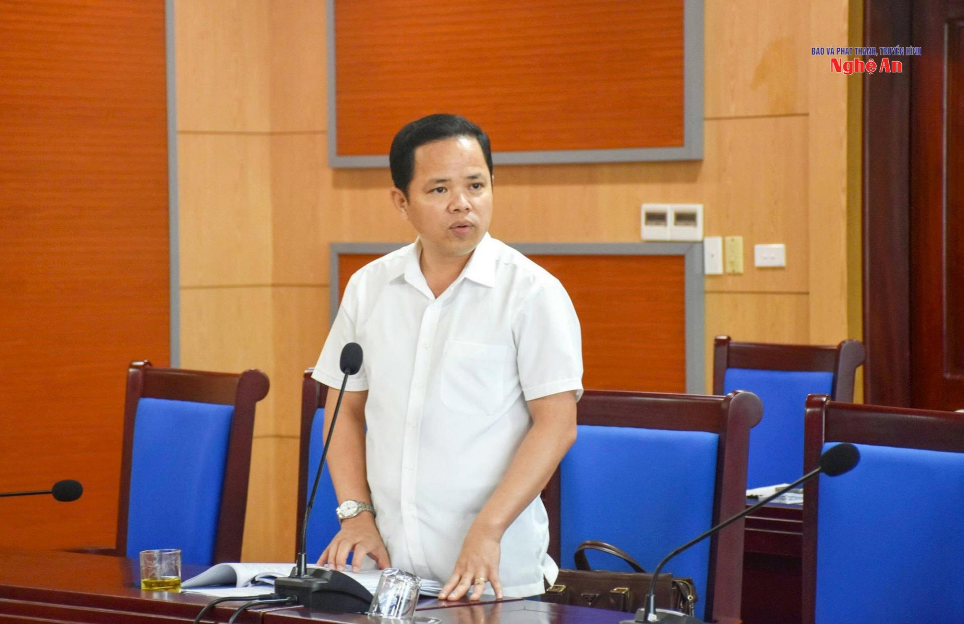 Đại diện Ủy ban MTTQ tỉnh góp ý các nội dung dự thảo Nghị quyết.